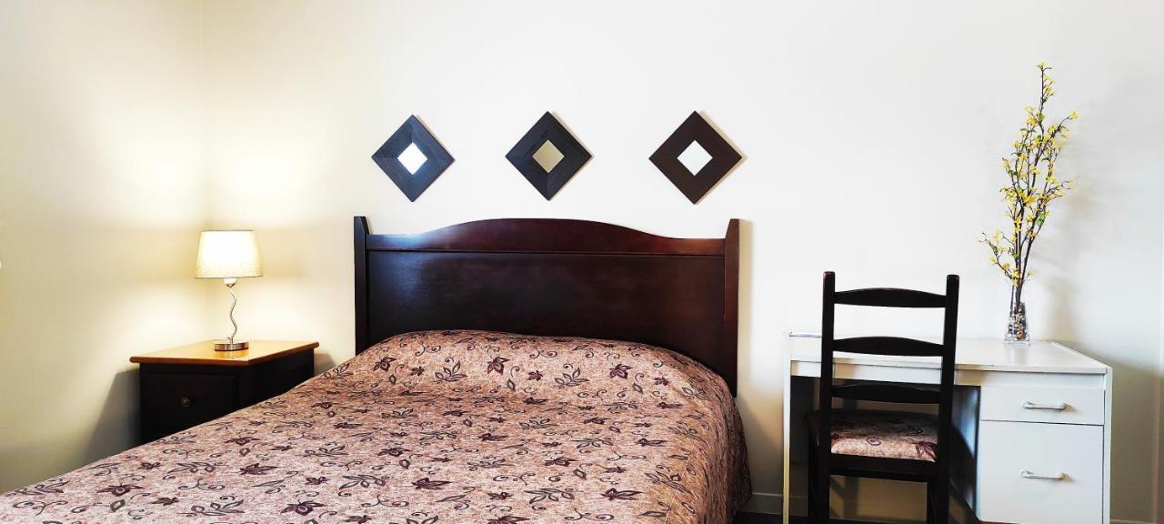 Hotel Le Must Saint-Marc-des-Carrieres ห้อง รูปภาพ